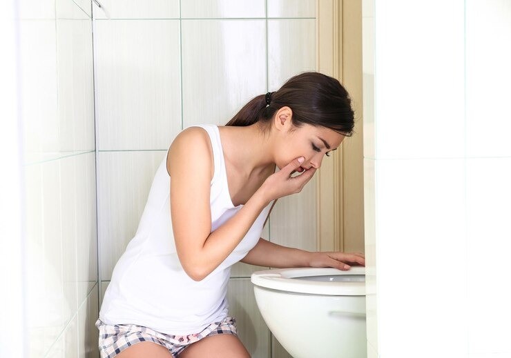 bahaya kunyit berlebihan, jamu kunyit batu ginjal, oksalat dalam kunyit, dosis aman kunyit, manfaat kunyit, tips minum jamu, ibu muda sehat, minuman tradisional aman